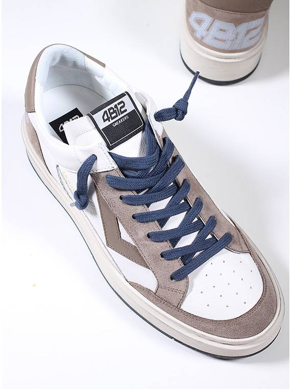 4B12 Sneaker Discount Store per i nuovi prodotti