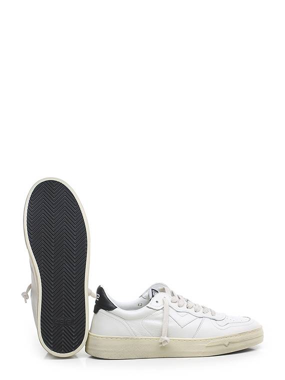 4B12 Sneaker 2025