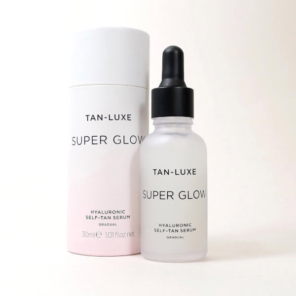 Tan-Luxe Tan-Luxe Super Glow Hyaluronic Self-Tan Siero 30ml Pezzi Unici