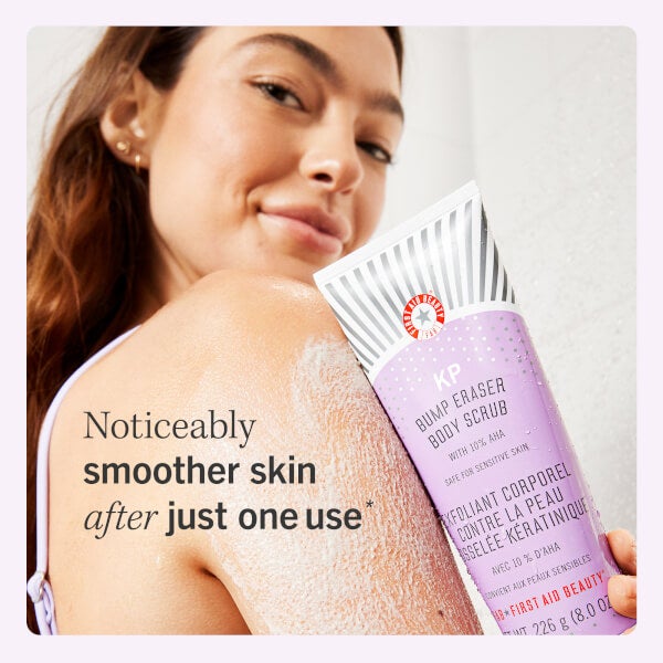 First Aid Beauty First Aid Beauty KP Bump Eraser Body Scrub con 10% AHA 226ml Offerta speciale