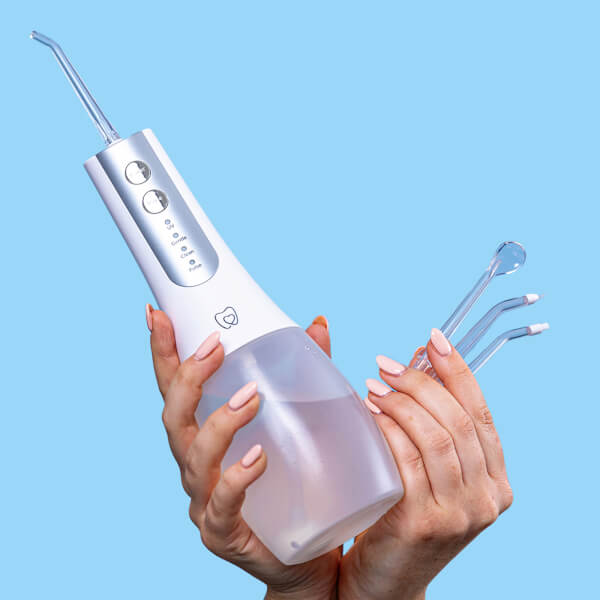 Spotlight Oral Care Spotlight Oral Care Water Flosser with UV Steriliser Tips Fino al 65% di sconto