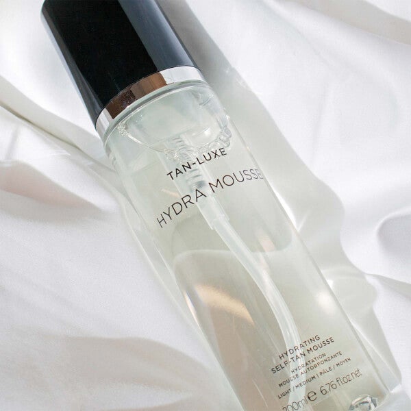 Tan-Luxe Tan-Luxe Hydra Mousse Hydrating Self-Tan Mousse 200ml - Light Sconto di tempo limitato